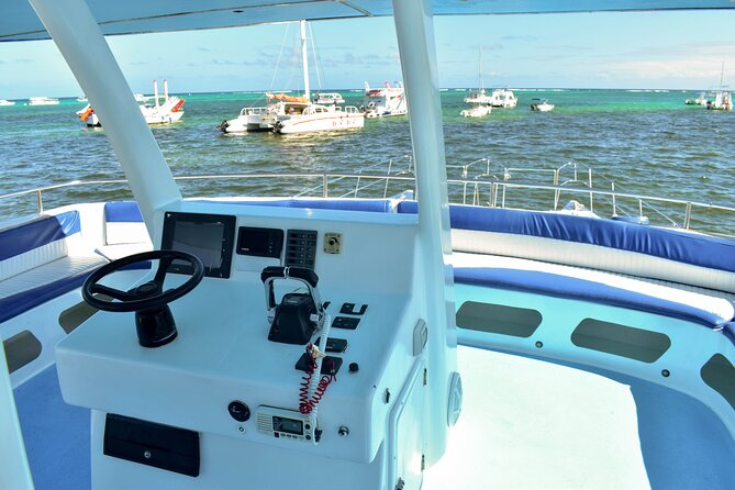 Infinity Hip Hop Boat Party in Punta Cana - When the Party Starts: Mamajuana, Music, and Crew Energy