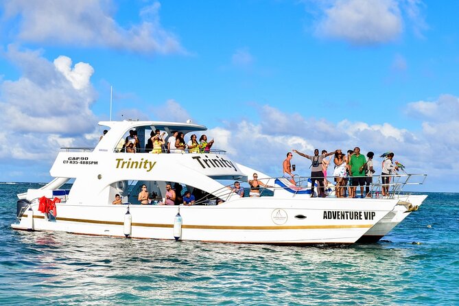 Infinity party boat in Punta Cana - Why a 3-hour party cruise works so well in Punta Cana
