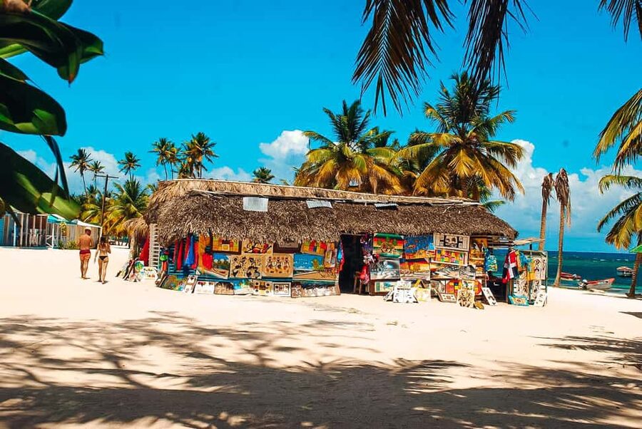La Romana: Saona Crusoe VIP for cruise guests - Piscina Natural: snorkel the sandbank and watch starfish in shallow water