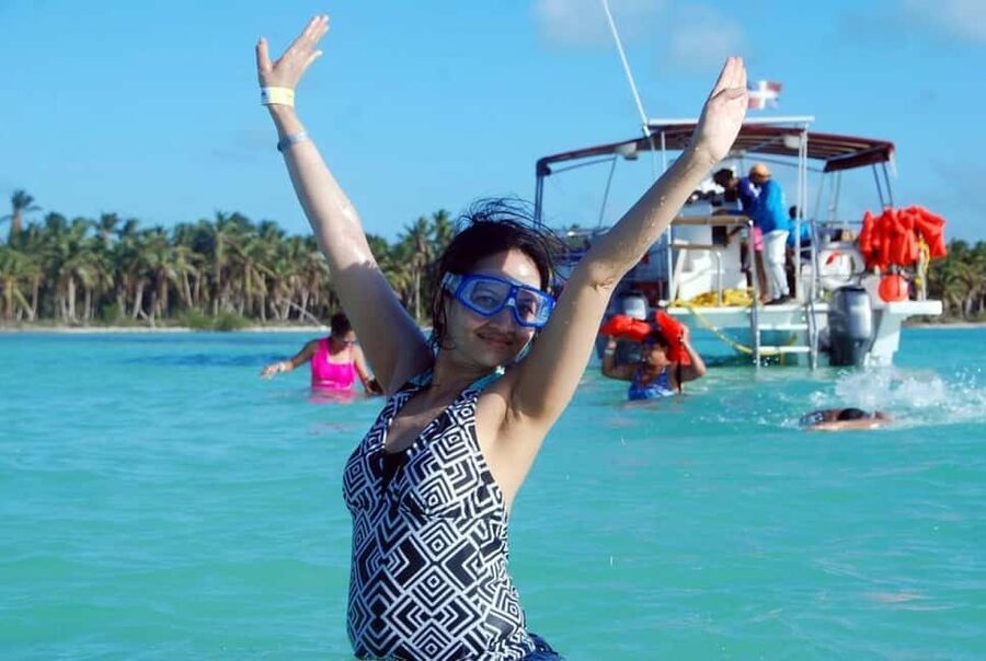La Romana: Saona Island for Norwegian Sky Cruise Passengers - Drinks, rum punches, and what’s actually included