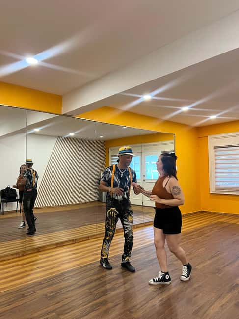 Learn to dance Bachata like a pro in Punta Cana - The solo basics: learning Bachata footwork without overthinking it