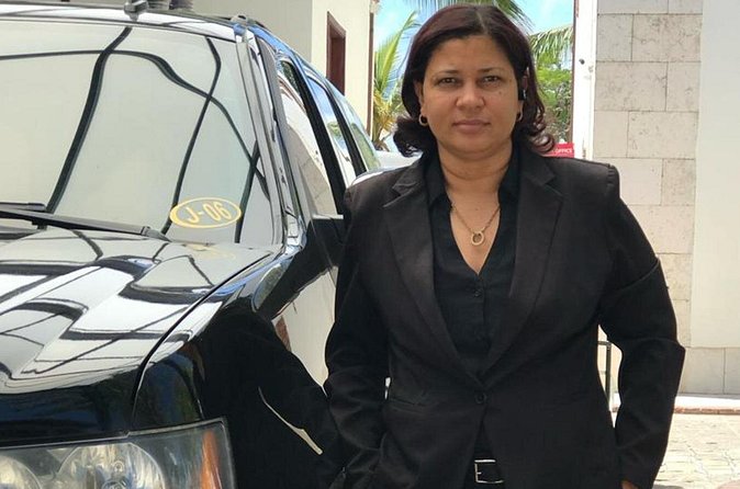 Luxury Airport Transfer to or from Bayahibe - La Romana - Flight tracking and timing: fewer surprises at pickup