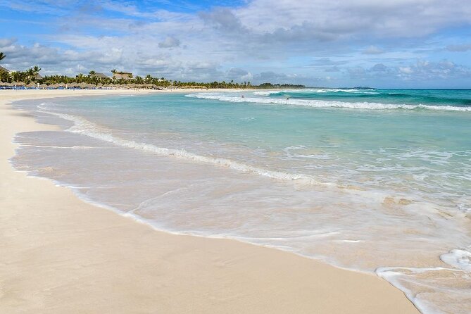 Majestic Colonial - Round Trip Shuttle - Punta Cana Airport - The in-ride comfort stuff: drinks, luggage help, and your group vibe