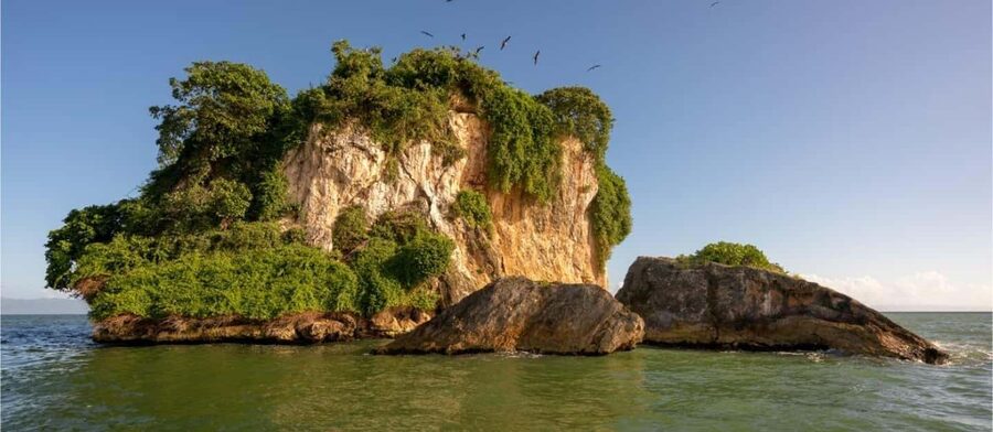 Mangroves, Mogotes and Mountains from Punta Cana - Montaña Redonda by safari jeep: the thrill and the summit payoff