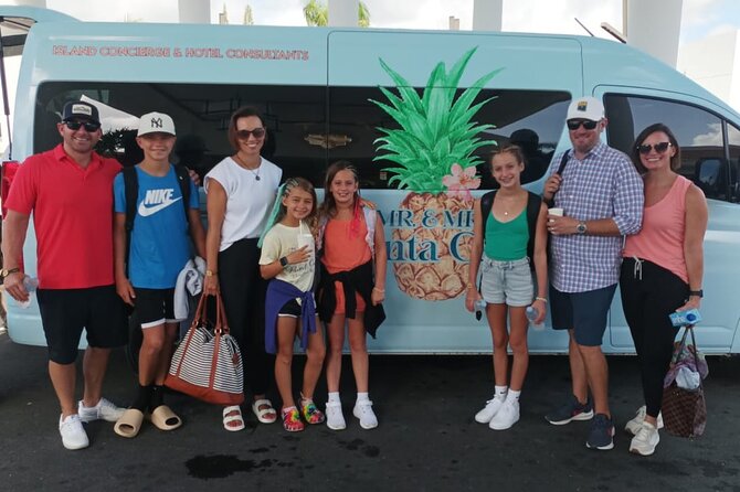 Mr&Mrs Punta Cana Private Roundtrip Transfer Airport-Hotel - Meeting your driver without the Punta Cana scavenger hunt