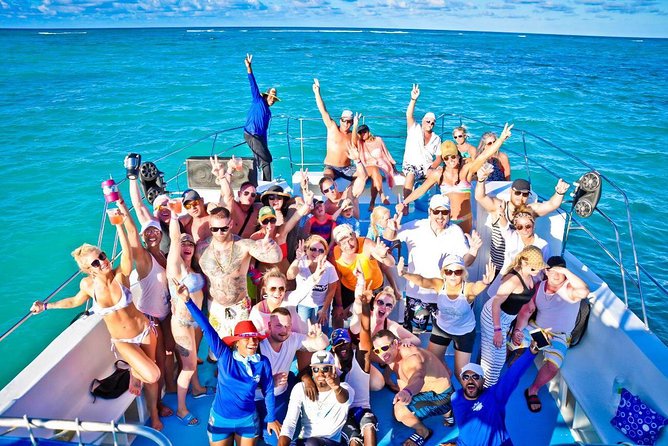 Party boat in Catamaran with Open Bar adults only - Reef snorkeling at Punta Cana: short, gear-included, and beginner-friendly