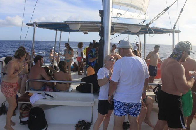 Party boat in Catamaran with Open Bar Only Adults + Snorkeling - Who this tour suits best (and who should choose something else)