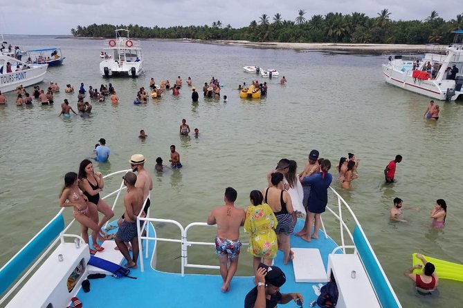 Party Boat in Punta Cana - Booze Cruse - The schedule: short, sweet, and easy to fit in