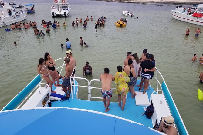 Party Boat in Punta Cana - Booze Cruse - Transfers and mobile ticket: why logistics matter here