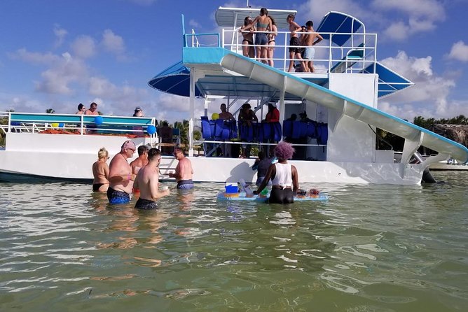 PARTY BOAT Punta Cana - Snorkeling session with provided gear: how to get the most from 3 hours