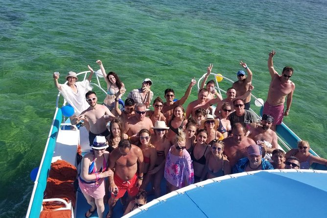 PARTY BOAT Punta Cana - Group size and the party balance: will it feel crowded?