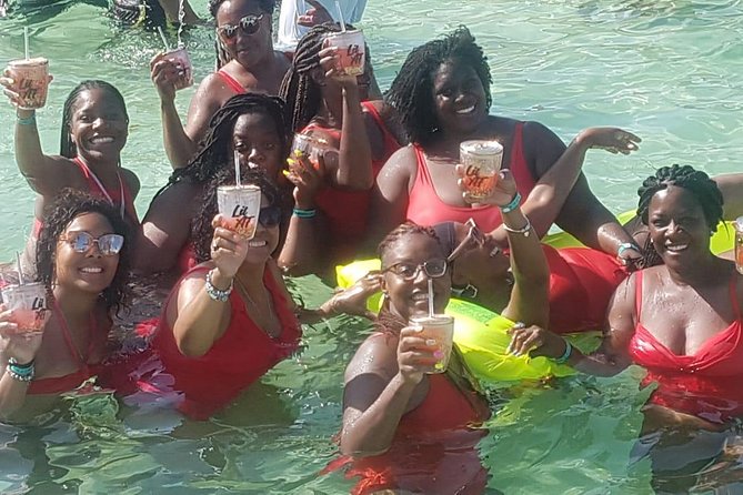 PARTY BOAT Punta Cana - Cruising Punta Cana: floating bar, music, and the catamaran party rhythm