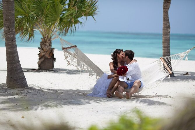 Photographer in Punta Cana, professional photo shoot - What You Get Back: 100–120 Edited Photos plus 10 Glossy Retouched Picks