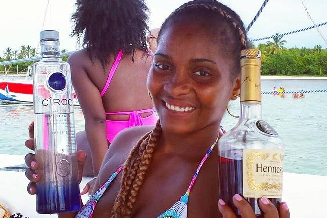 Private Adult Only Hip Hop Party Boat with Live DJ - Getting on the boat: pickup, timing, and the 3-hour rhythm