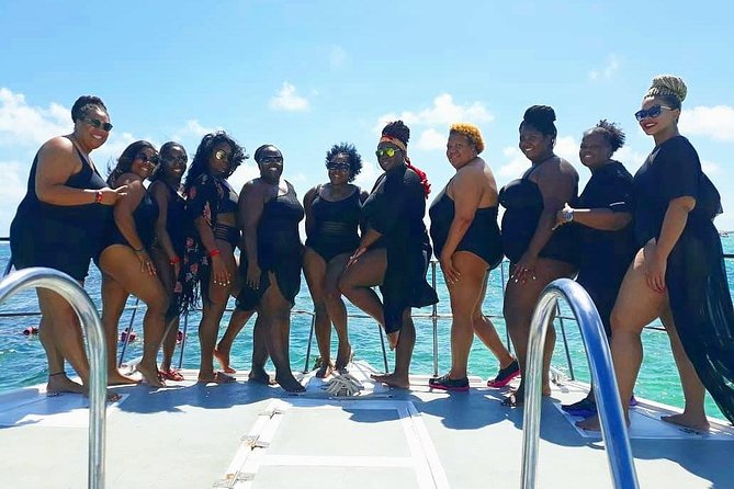Private Adult Only Hip Hop Party Boat with Live DJ - Open bar details: included drinks vs premium bottles