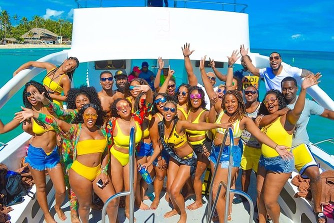 Private Adult Only Hip Hop Party Boat with Live DJ - The shallow natural pool stop: the “switch” from party to swim