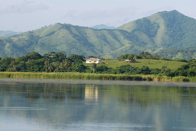 Private Boat Nature Tour of Limón Beach and Lagoon - Private by Design: What You Gain (and What You Give Up)
