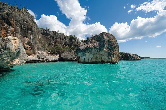 Private Catamaran Cruise to Bahia de las Aguilas - Pickup, mobile tickets, and getting on the boat without stress