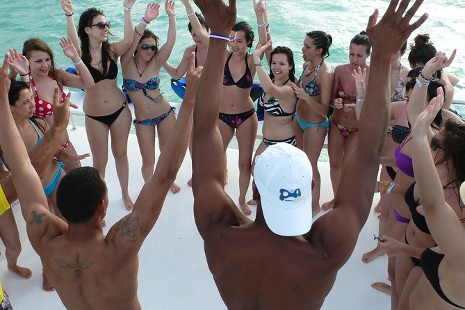 Private Catamaran Snorkeling Family Adventure - How Much Does It Cost (and When $900 Per Group Makes Sense)?