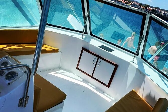 Private Cruise on a Hatteras 52 - Price and value: $990 per group up to 10