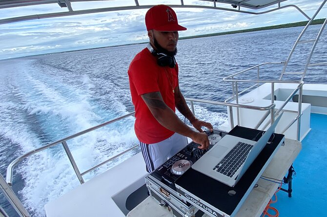 Private Full Day Charter to Saona Island from Punta Cana - Cruise snacks and the open-bar rhythm