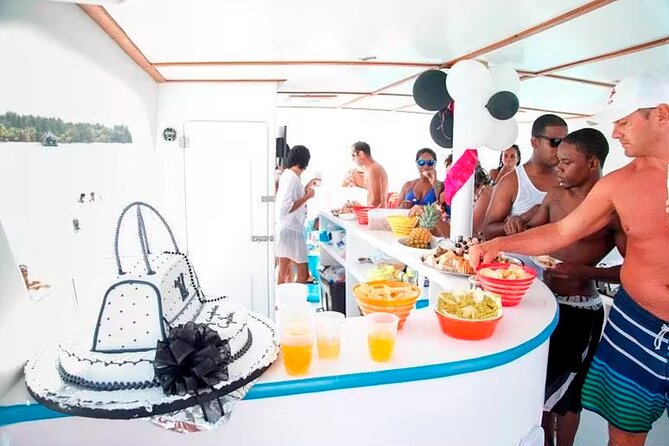 Private Party Boat Tour From Punta Cana with Drinks - Guides and activities: how they keep 4 hours from feeling short
