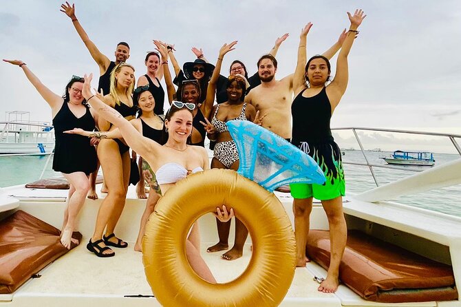 Private Party Boat with Snorkeling in Playa Bibijagua - Crew service and the boat experience in real life