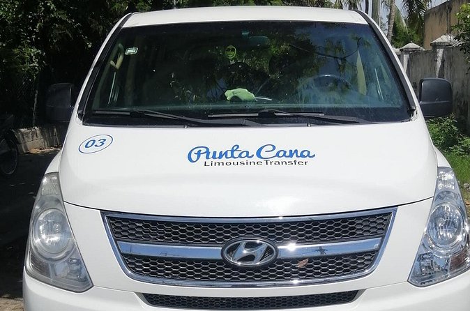 Private Round Trip Airport Transfer Bavaro Hotels - Flight delays: what’s covered and what you should still do