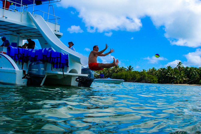 Private Snorkeling in Punta Cana - Drinks, snacks, and music: small details that make it feel special