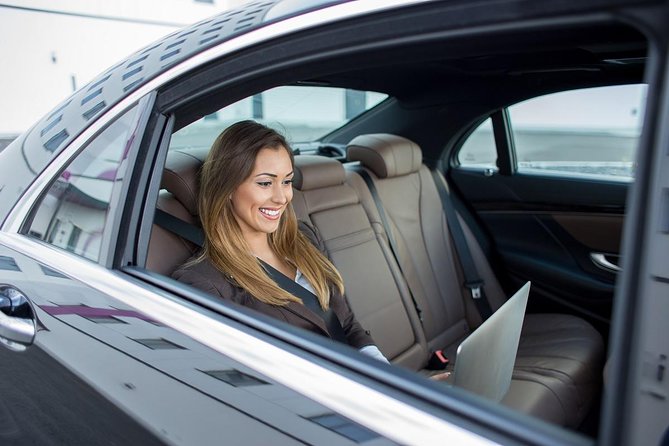 Private Transfer from Punta Cana Airport (PUJ) - Finding your driver at PUJ without playing games