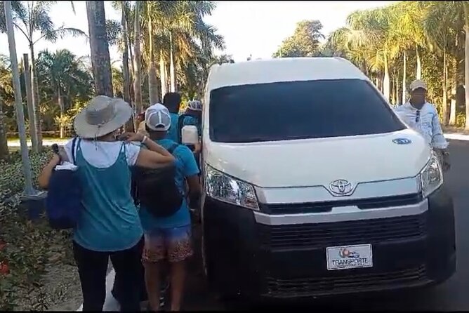 Private Transfer from Punta Cana Airport to Hotels - Dropping you at the right place: hotel reception handoff