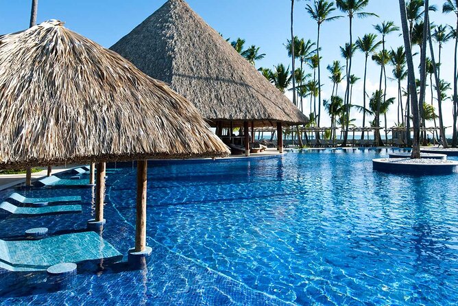 Private Transfer Punta Cana Airport to/from Barcelo Bavaro Beach - Check-In Energy: Meet and Greet From the Moment You Step Out