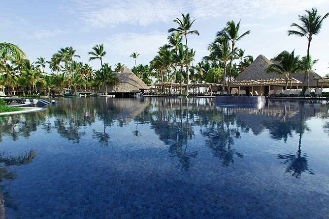 Private Transfer Punta Cana Airport to/from Barcelo Bavaro Palace - From PUJ to Barcelo Bavaro Palace in about 25 minutes