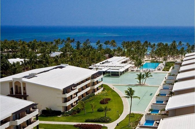 Private Transfer Punta Cana Airport to/from Catalonia Royal Bavaro - The Ride Itself: Air-Conditioned Comfort for a Short, Direct Trip