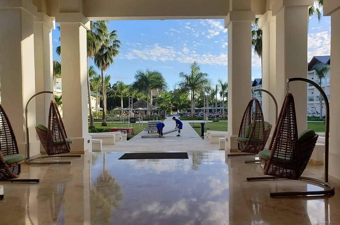 Private Transfer Punta Cana Airport to/from Dreams La Romana - SMS communication that doesn’t leave you waiting