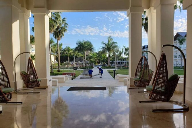 Private Transfer Punta Cana Airport to/from Dreams La Romana - Name-sign meet-and-greet: the simplest stress reducer