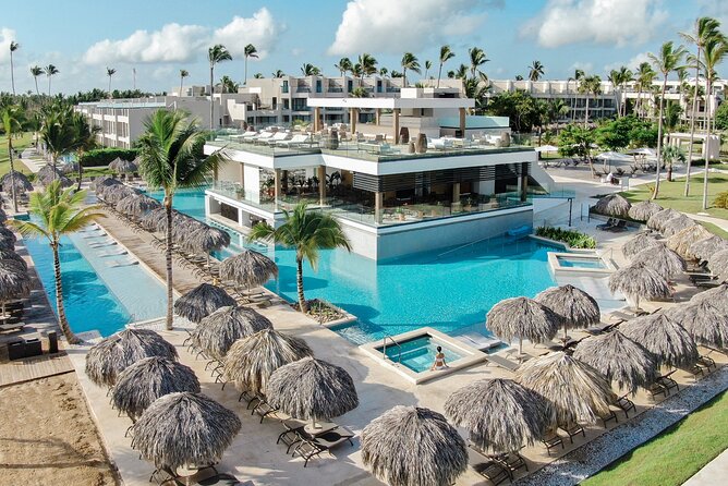 Private Transfer Punta Cana Airport to/from Excellence El Carmen - How the SMS Meet-and-Greet Works (And Why It’s Worth It)