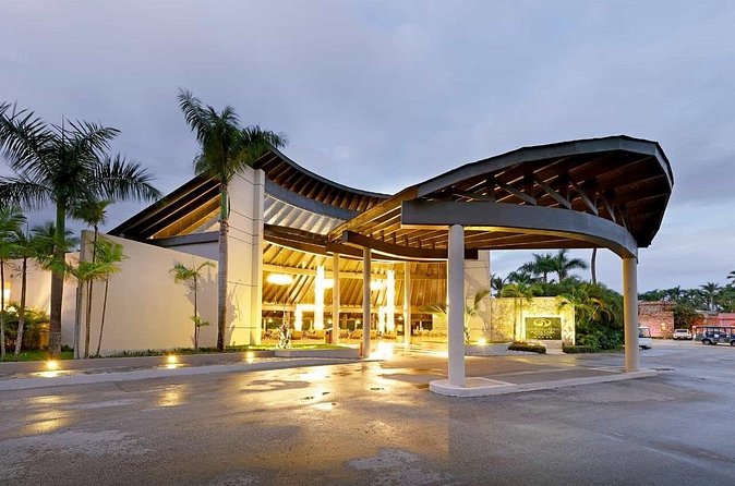 Private Transfer Punta Cana Airport to/from Grand Palladium Punta Cana - Communication and Tickets: The SMS + Mobile Ticket Combo
