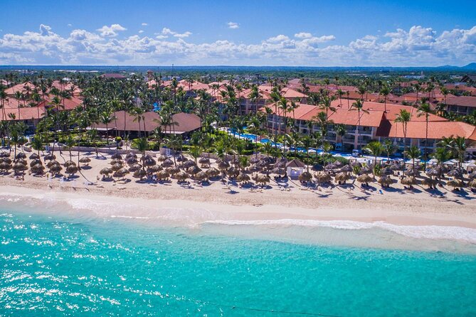 Private Transfer Punta Cana Airport to from Majestic Elegance - First steps at PUJ: getting from exit to car fast