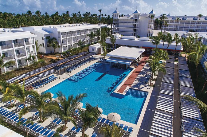 Private Transfer Punta Cana Airport to/from Riu Bambu. - The Ride Itself: Air-Conditioned Comfort and a Direct Route