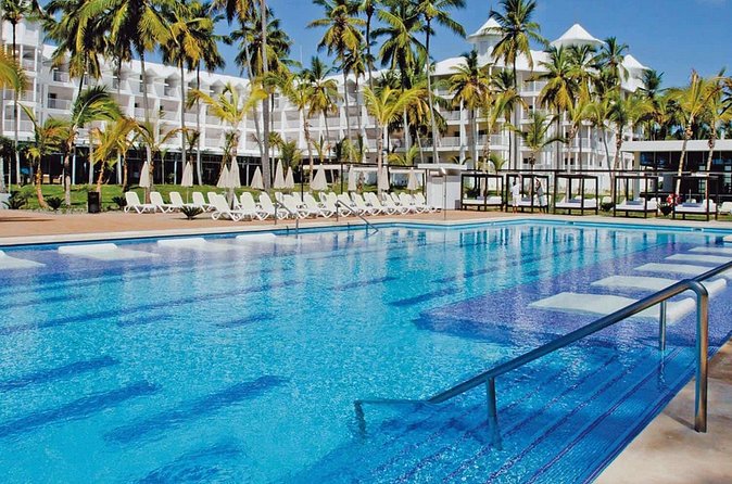 Private Transfer Punta Cana Airport to/from Riu Palace Macao - Ride comfort: air-conditioned, private, and built for real vacation timing