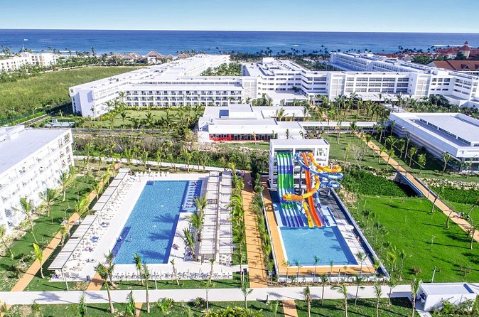 Private Transfer Punta Cana Airport to/from Riu Republica Punta Cana - Arriving at Riu Republica: Smooth Drop-Off, No Guesswork