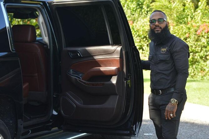 Private Transfer VIP Suburban Punta Cana Airport from/to Hotels - VIP Suburban Transfer: When airport time turns into vacation time