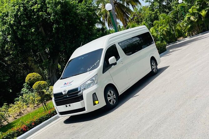 Private Transfers from Punta Cana Airport to hotels in DR - Safety, punctuality, and English-speaking help