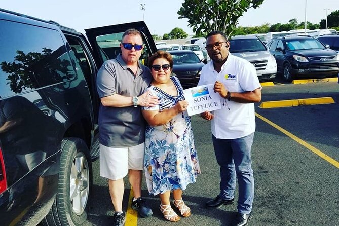Private Transfers Puntacana Airport to Romana, Bayahibe Round Trip - How the Representative Helps You Get Oriented