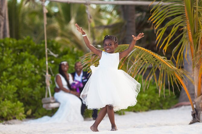 Professional photoshoot in Punta Cana and DR - Book now! - Outfit strategy: how to pick clothes that look great in beach light