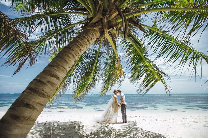 Professional photoshoot in Punta Cana and DR - Book now! - Price and value: is $380 per group a fair deal?