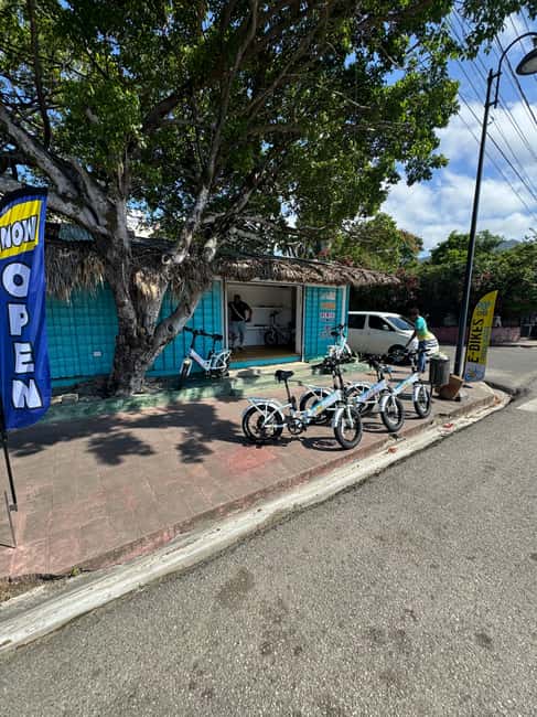 Puerto Plata: Electric bicycle Tour with Guide and Helmet - Museo del Ambar Dominicano: a quick culture-and-shopping pause