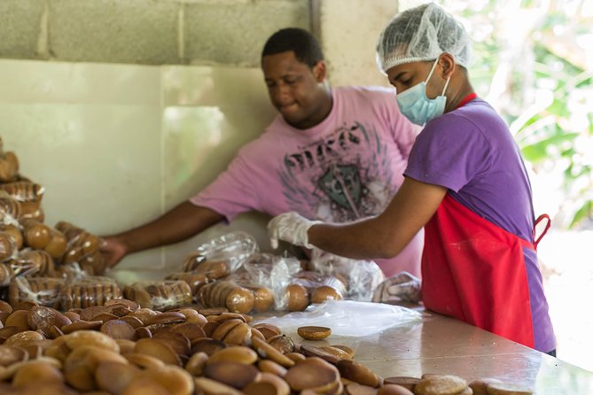Puerto Plata: Escapada Cultural Tour in Puerto Plata - Lunch and beverages: the hidden value of staying fueled