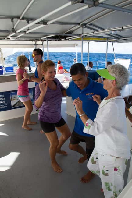 Puerto Plata: Sosúa Catamaran Day Trip with Lunch and Drinks - How the crew keeps things smooth (and what that means for you)